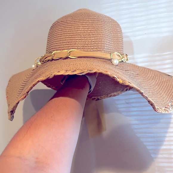 Accessories - Floppy Hat with Bow